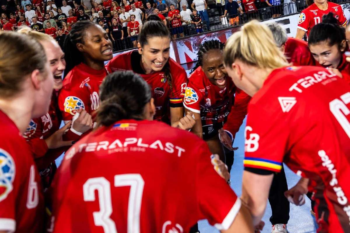 Gloria Bistrița a câștigat pentru prima dată Supercupa României la handbal feminin 2 Gloria Bistrita a castigat pentru prima data Supercupa Romniei la handbal feminin