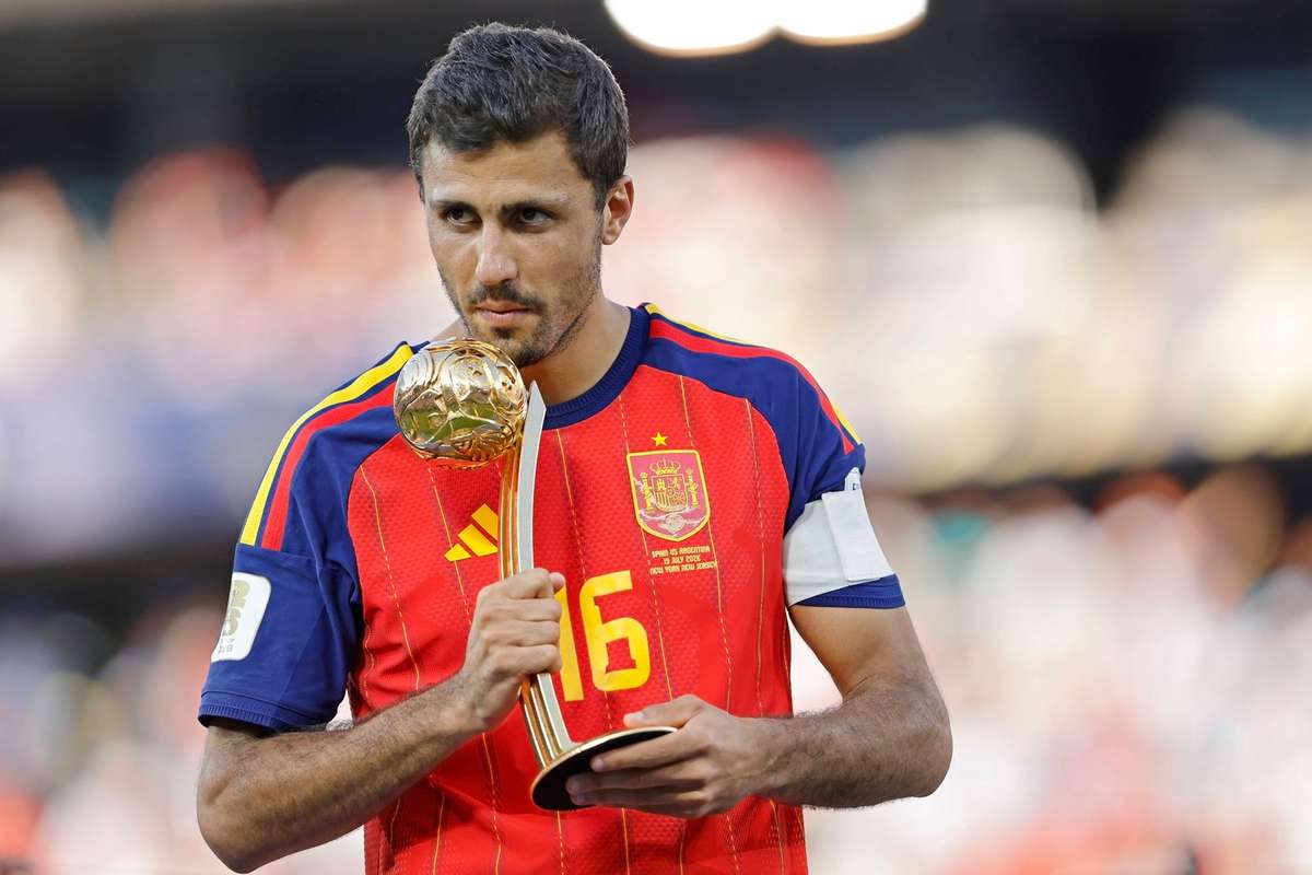 Ia s vedem Barcelona a ajuns la un acord cu Manchester City pentru transferul lui Rodri
