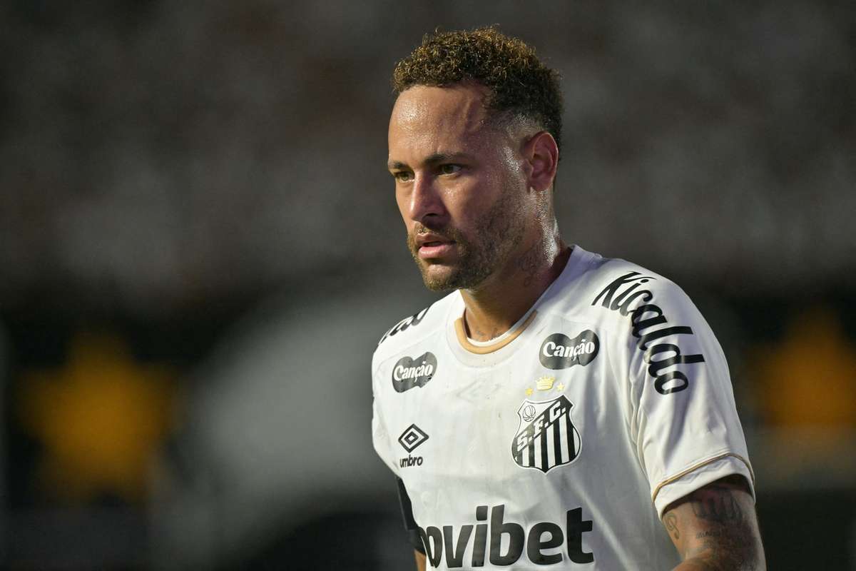 Neymar i a mustrat sever pe suporterii lui Santos Fluieraturi in timpul meciului Mai bine ramaneti acasa