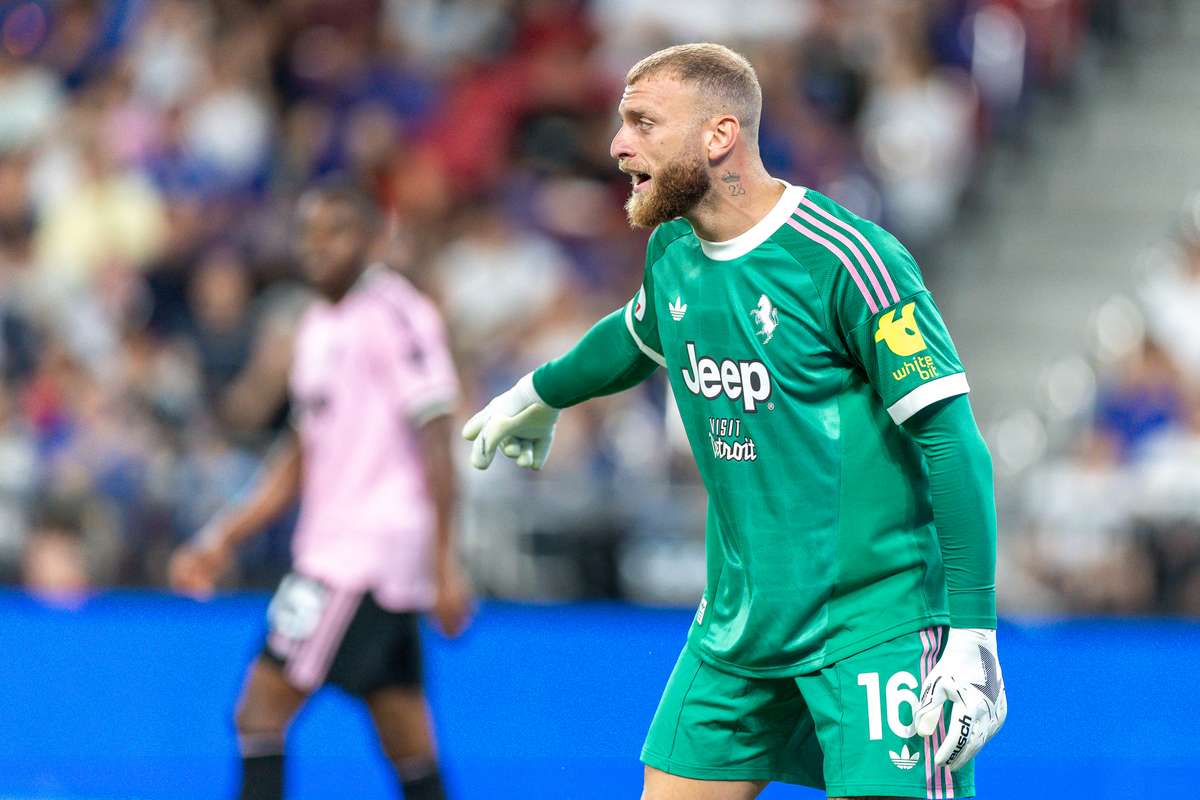 Portarul Michele Di Gregorio de la Juventus, transferat la echipa engleză Bournemouth 2 Portarul Michele Di Gregorio de la Juventus transferat la echipa engleza Bournemouth