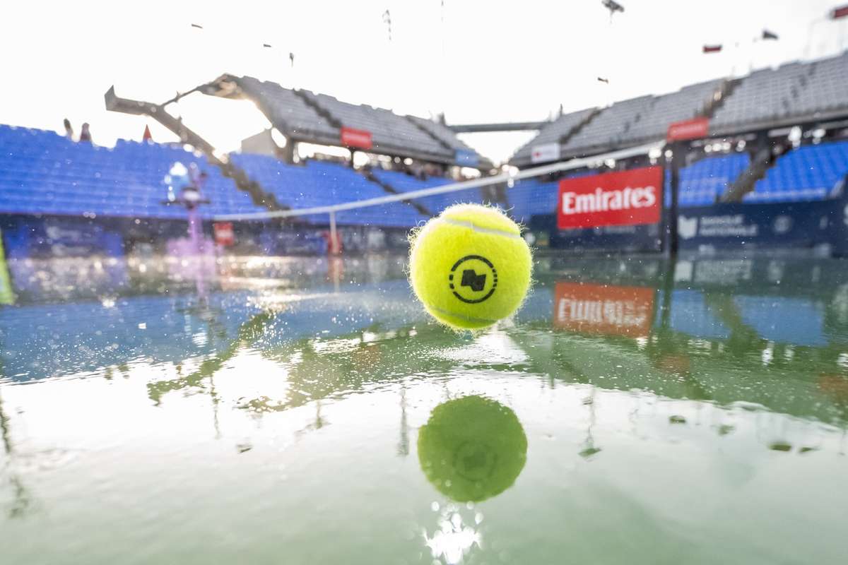 Turneul de la Montreal, afectat de vreme! Două meciuri de sferturi de finală, amânate. 4 Turneul de la Montreal afectat de vreme Doua meciuri de sferturi de finala amanate