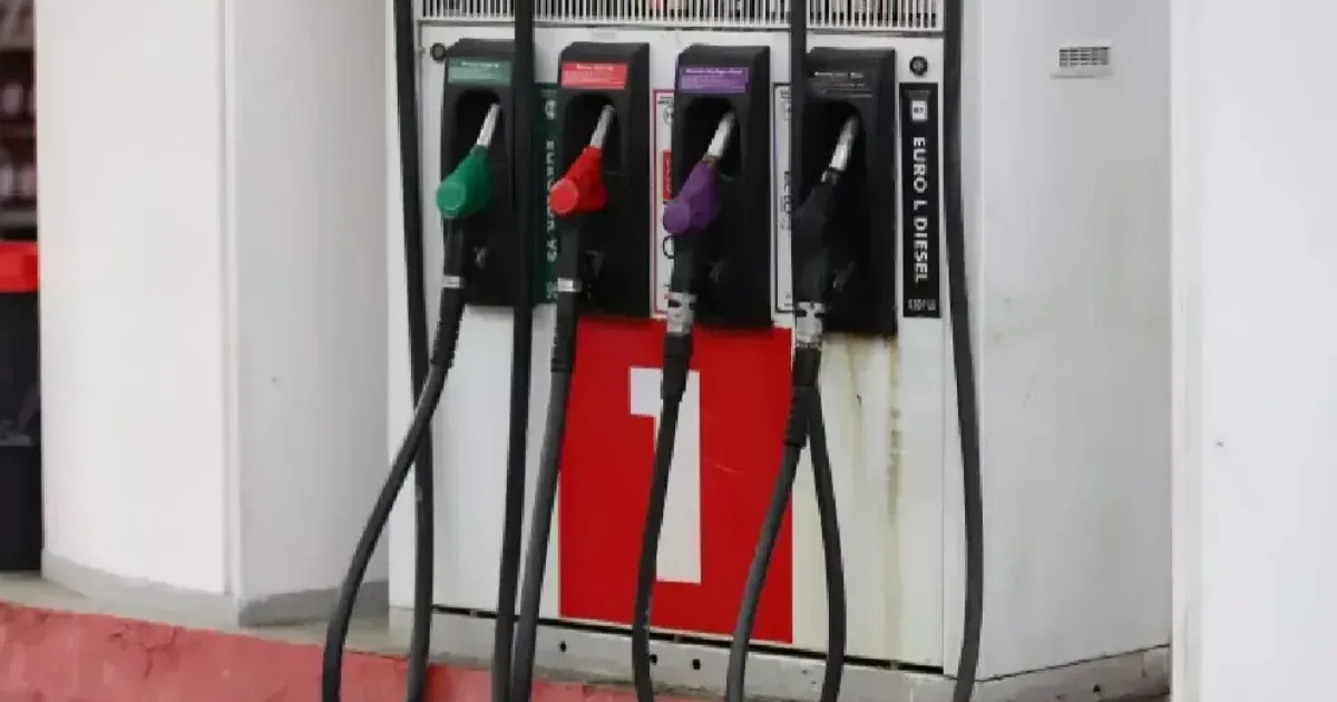Benzina, aproape de 10 lei litrul. Ce se întâmplă cu motorina