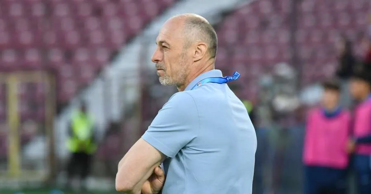Critici la adresa arbitrajului, sancționați de FRF: Dumiter și Andone, pedepsiți 2 Critici la adresa arbitrajului, sancționați de FRF: Dumiter și Andone, pedepsiți