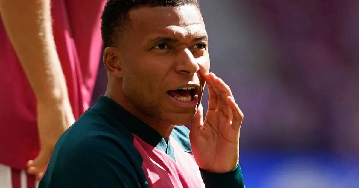 Mbappe revine la antrenamente înainte de debutul lui Zidane pe banca Franței 2 Mbappe revine la antrenamente înainte de debutul lui Zidane pe banca Franței