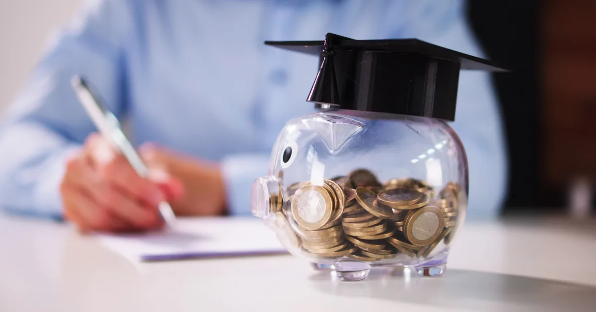 Ministerul Educației anunță 500 de burse de 4.000 de lei lunar. Cine poate beneficia 2 Ministerul Educației anunță 500 de burse de 4.000 de lei lunar. Cine poate beneficia