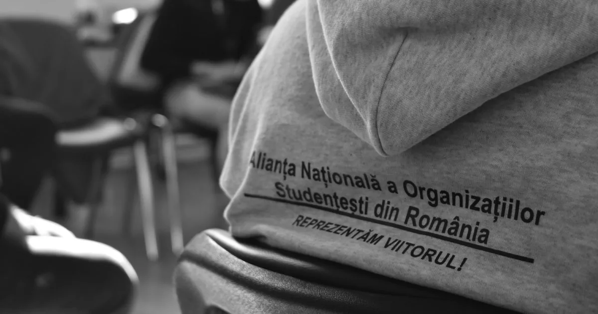 Studenții resping rectorii și decanii implicați în politică