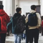 Uniforme obligatorii în școli. Proiect adoptat de Comisia de Învățământ din Senat