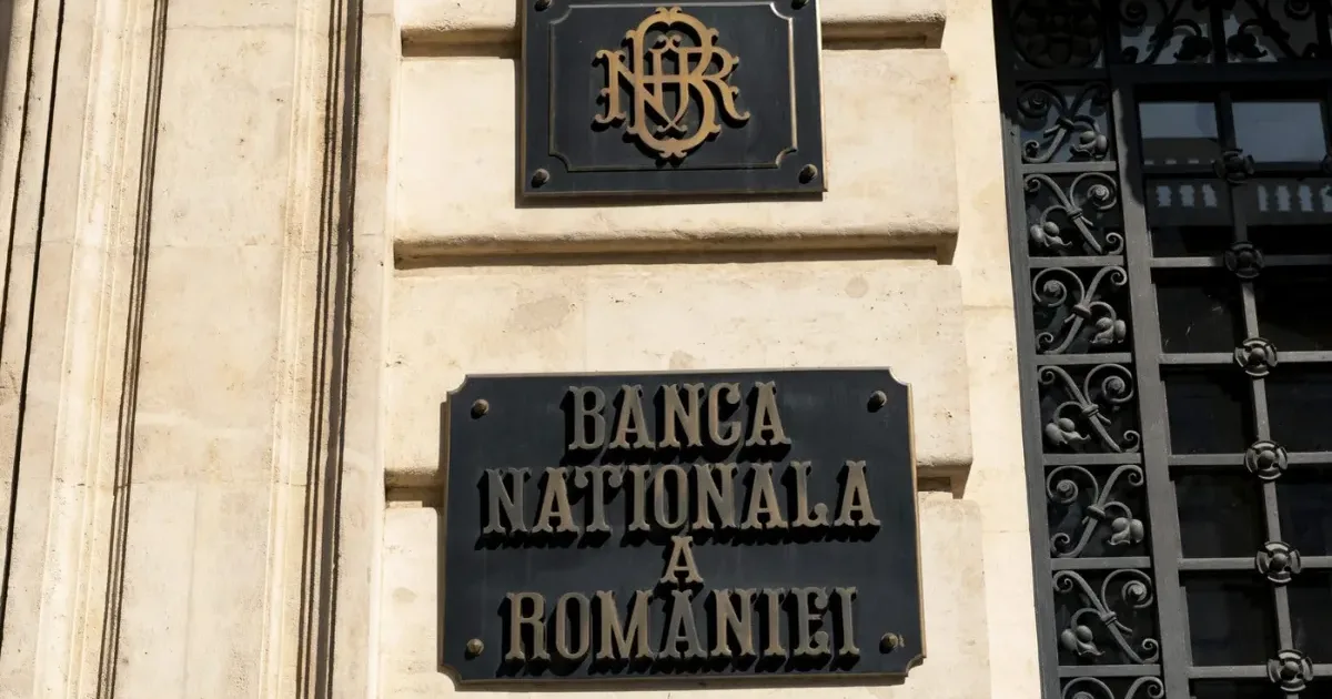 Curs valutar BNR: euro și dolarul cresc, aurul scade cu aproape 8 lei pe gram