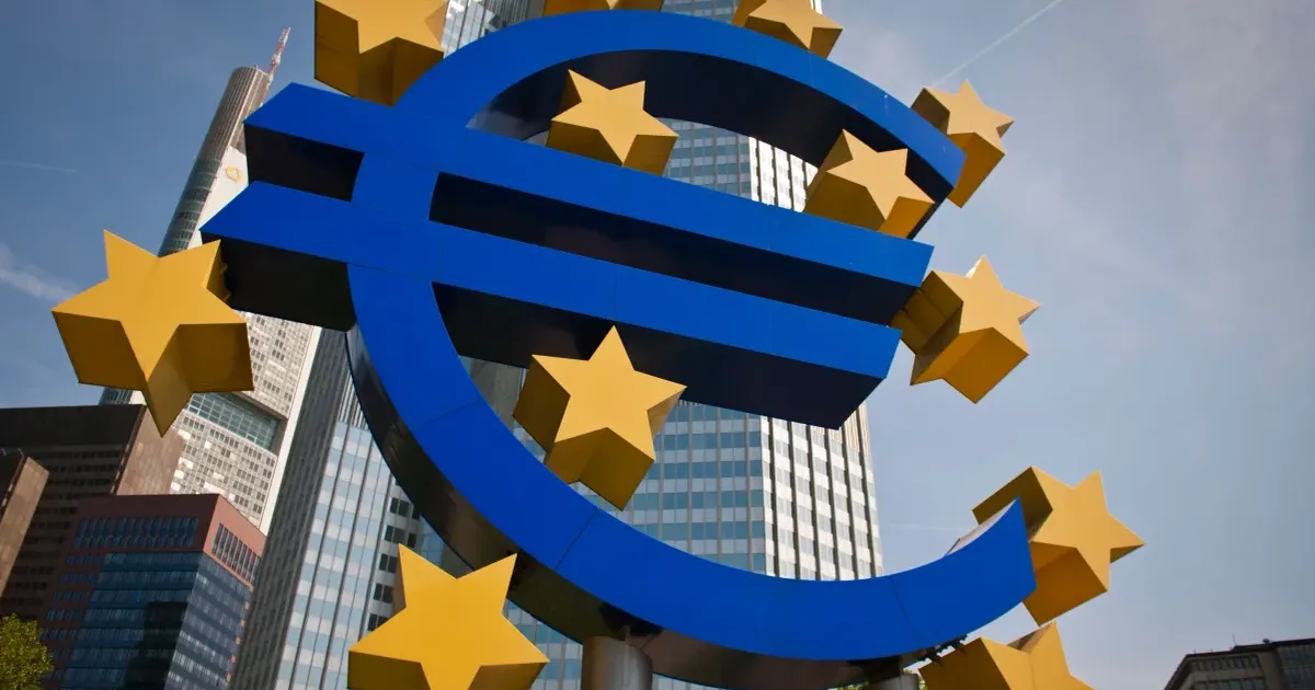 Euro atinge un nou maxim istoric față de leu: 5,34. Moneda națională pierde 1,2% într-o zi 2 Euro atinge un nou maxim istoric față de leu: 5,34. Moneda națională pierde 1,2% într-o zi