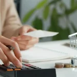 Gestionarea bugetului casnic: la ce produse de igienă poți economisi real