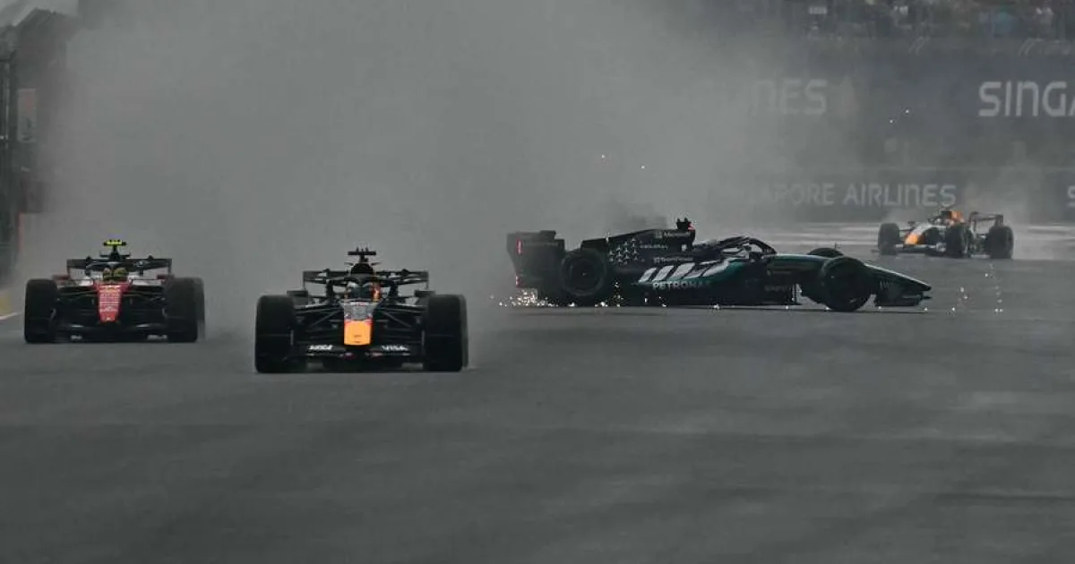 Max Verstappen câștigă sprintul din Marele Premiu al statului Singapore
