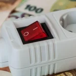 Peste 3.000 de firme și instituții publice, rămase fără furnizor de energie