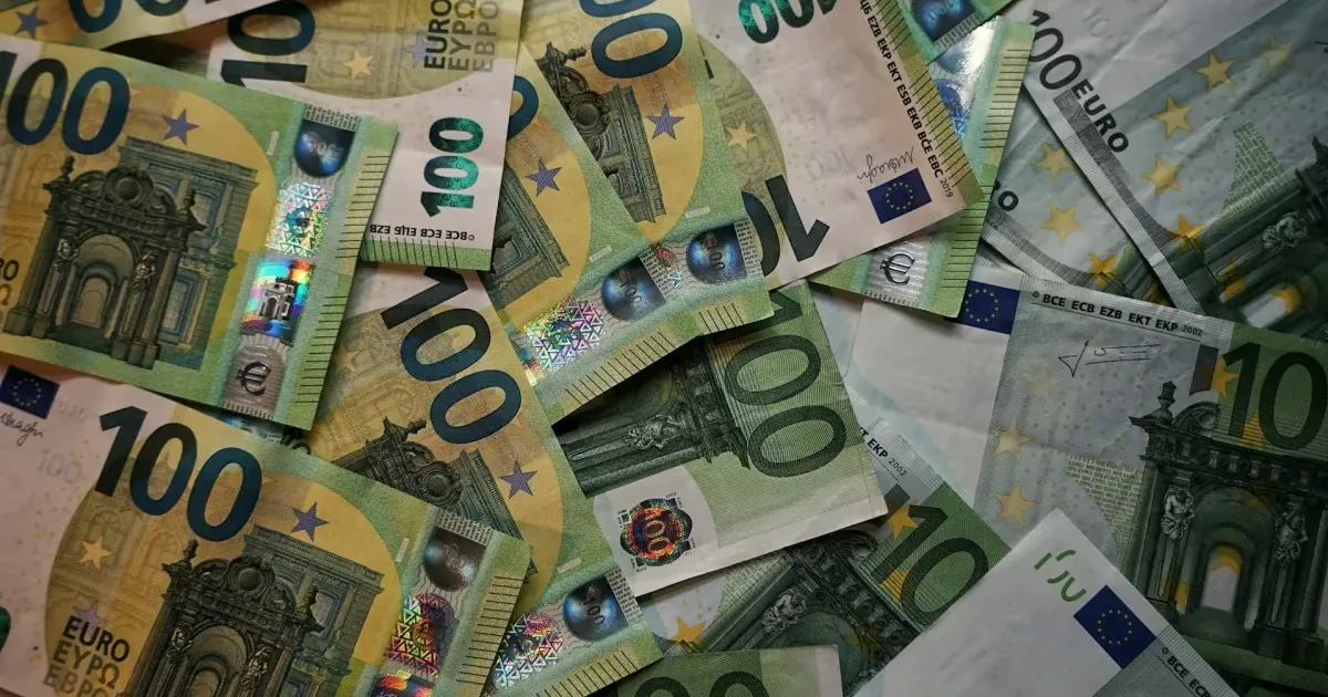Țările UE cu cel mai mare salariu minim. Locul României