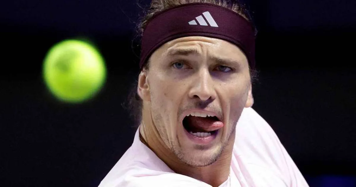 Zverev salvează patru mingi de meci și e aproape de locul 1 mondial